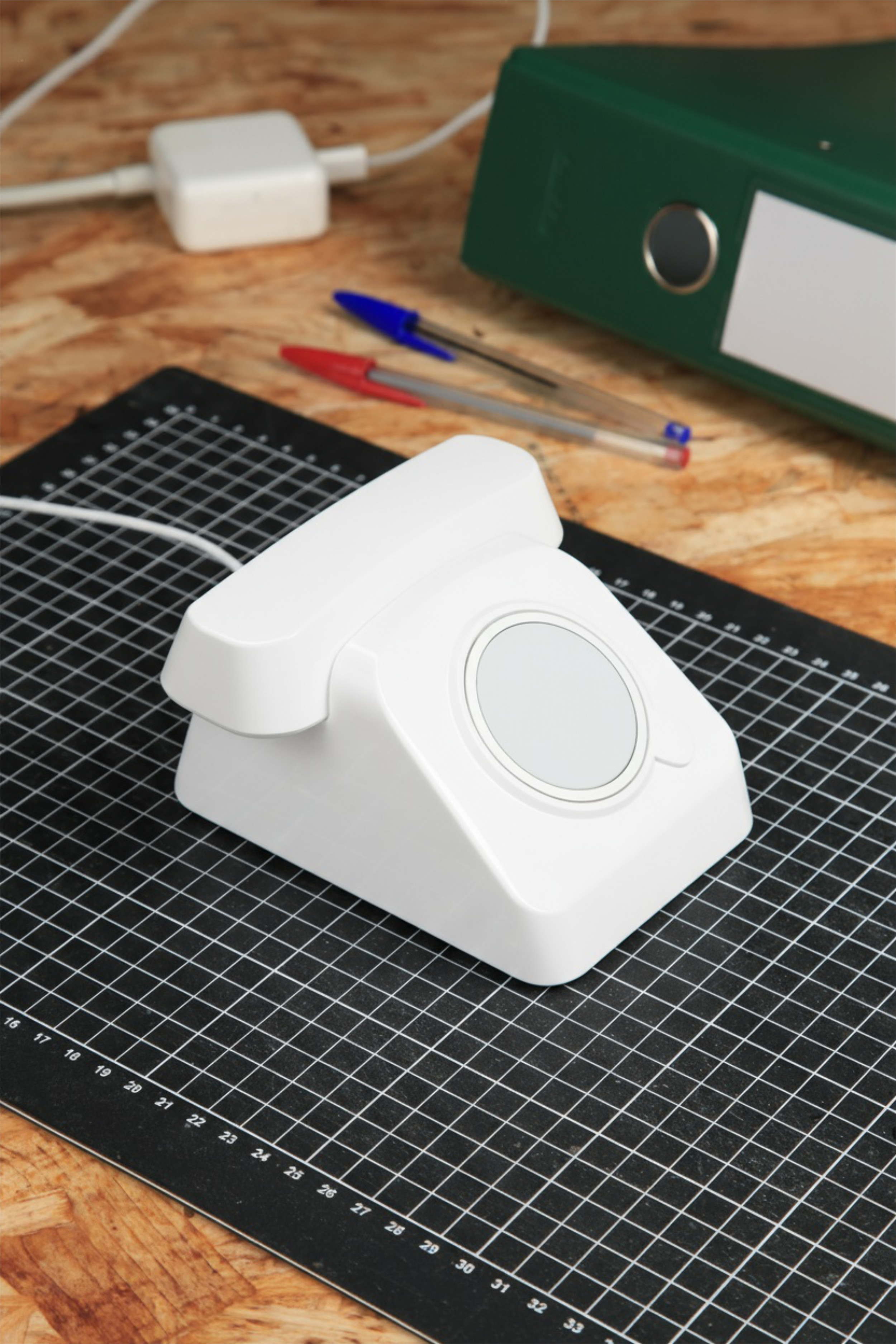 Rotary Phone MagSafe Stand - WHITE (incl. 15W MagSafe adapter)